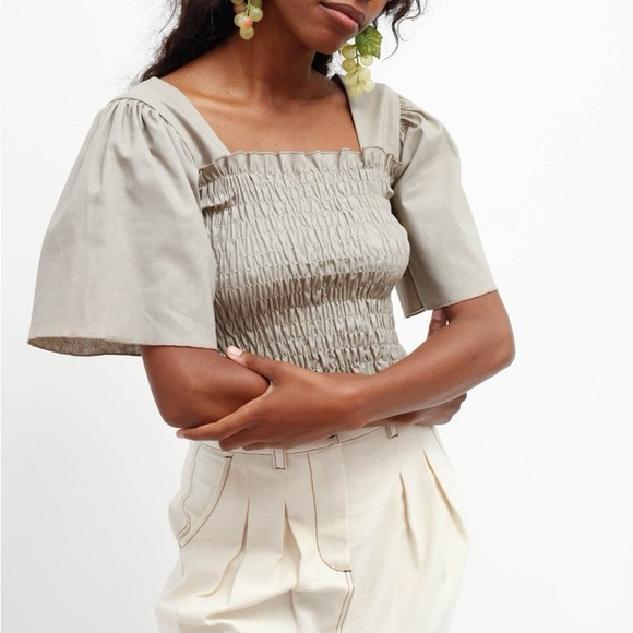 LISA SAYS GAH Toni Top in Putty Linen - Picture 1 of 4